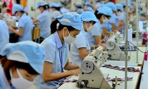Đơn hàng dệt may phục hồi, tìm nguồn lực giải bài toán chuyển đổi xanh