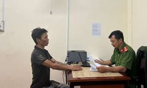 Đối tượng trốn truy nã bị bắt khi về thăm người thân