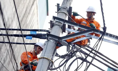 Nhu cầu sử dụng điện tăng cao, EVNHANOI quyết liệt thực hiện giải pháp bảo đảm cấp điện