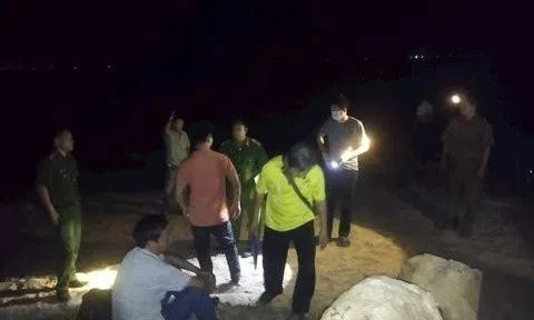 Bình Thuận: Điều tra người đàn ông tử vong bất thường trong khe đá