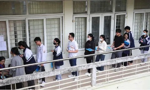 Bộ GD&ĐT "tuýt còi" một trường đại học đưa ra tiêu chí không tuyển thí sinh thấp, bé