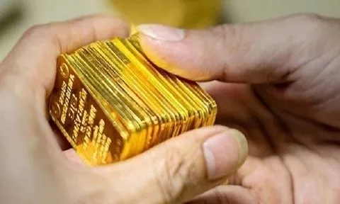 Giá vàng SJC "đứng im" khuyến cáo và dự báo giá vàng