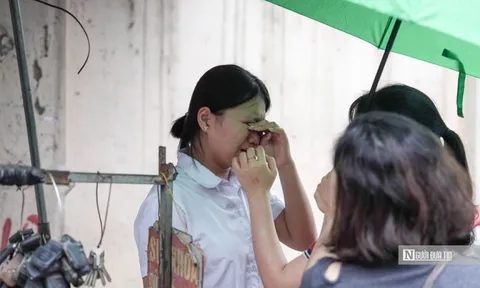 Hà Nội: Đề Toán "dễ thở" thí sinh vẫn bật khóc vì giải phương trình