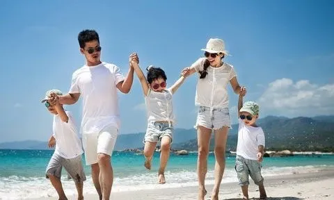 Khám phá thế giới với thẻ du lịch thông minh của Holidays Việt Nam