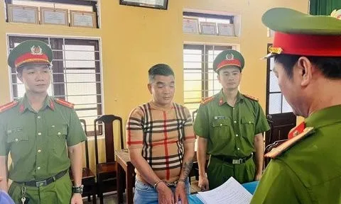 Bắt 2 kẻ lừa tiền của người phụ nữ ở Thừa Thiên-Huế