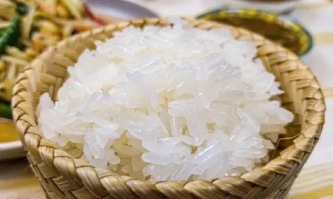 Nấu xôi thêm thứ này vào nồi, xôi dẻo mềm căng mẩy, để cả ngày không bị cứng