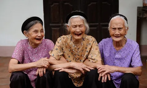 Những “nàng thơ” U100