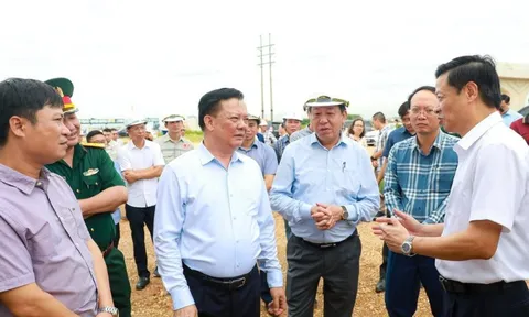 Bí thư Hà Nội: "Có tình trạng cùng cấp nhưng sở này lại phải trình báo cáo sang sở kia"