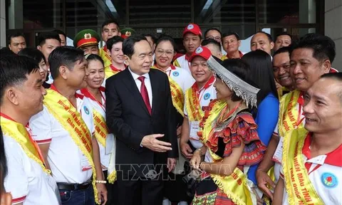 Chủ tịch Quốc hội gặp mặt người hiến máu tình nguyện tiêu biểu toàn quốc