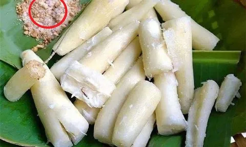 Cho nước "xưa rồi" luộc sắn cho thêm thứ này, đảm bảo sắn thơm bùi không lo bị say