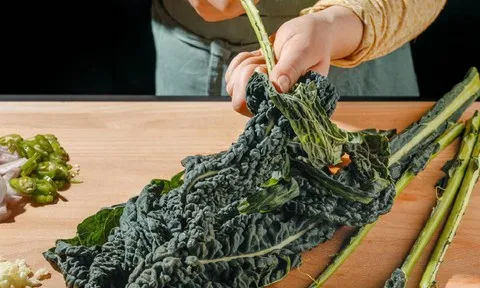 Ăn 1 mớ rau này như "nhân sâm của người nghèo", đi chợ nhìn thấy đừng bỏ qua