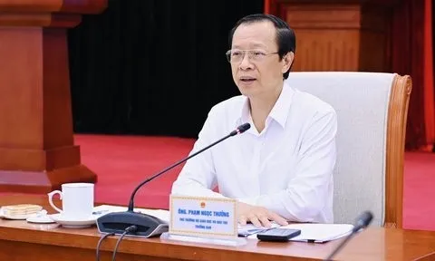 Không vì kinh nghiệm có sẵn để chủ quan trong việc chỉ đạo thi