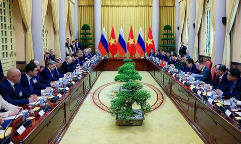 Chủ tịch nước Tô Lâm hội đàm với Tổng thống Putin