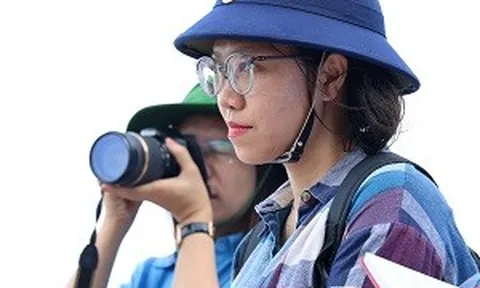 Chuyện nghề của nhà báo nữ