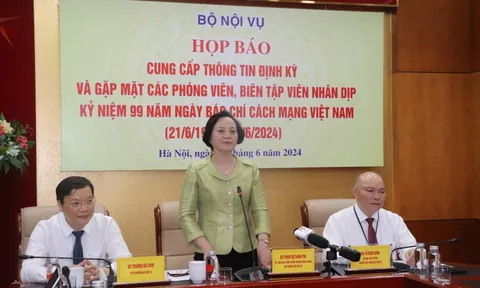 Từ 01/7/2024: Tăng lương 30% cho cán bộ, công chức, viên chức, 15% cho người nghỉ hưu