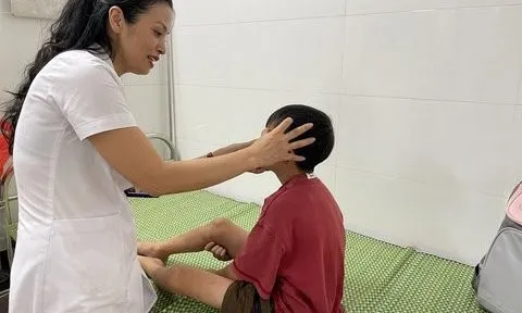 Bản tin 23/6: Bé 7 tuổi được phát hiện nhiễm sán dây chuột