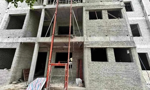 Tai nạn đứt cáp vận thang tời tại Hà Nội khiến 10 người thương vong