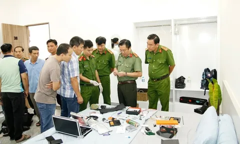 An Giang: Mua vũ khí trên mạng, chưa kịp bán thì bị bắt
