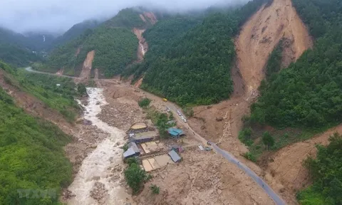 Chủ động ứng phó với mưa lớn kèm lốc, sét, mưa đá, gió giật mạnh và nguy cơ lũ quét, sạt lở đất