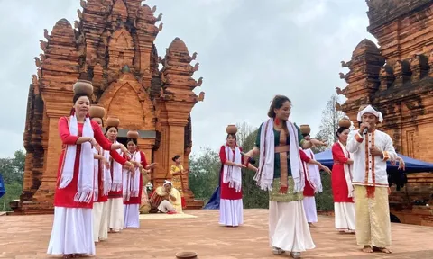 Tổ chức Ngày hội Văn hóa dân tộc Chăm lần thứ VI tại tỉnh Ninh Thuận
