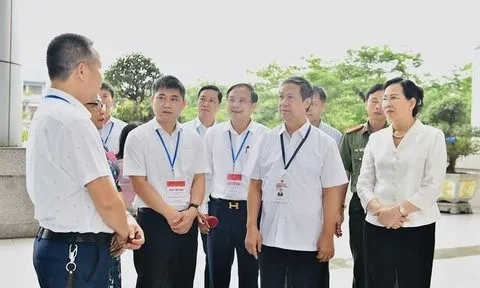 Bộ trưởng Bộ GD&ĐT: Lộ đề thi là tin đồn thất thiệt, tránh hoang mang