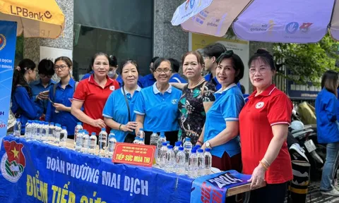 Lực lượng công an, hội phụ nữ… đồng hành tiếp sức mùa thi