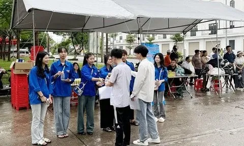 Quảng Ninh: Tặng hơn 400 suất ăn tới các thí sinh thi tốt nghiệp THPT