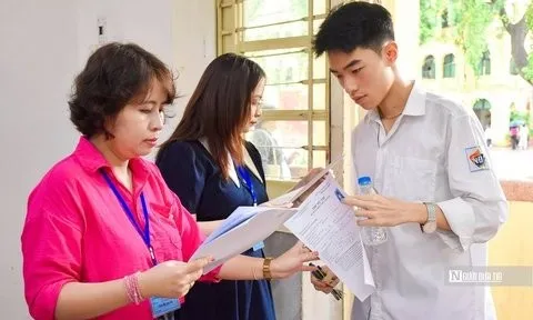 Hà Nội: Nhiều thí sinh chủ quan đến sát giờ phát đề thi môn Ngữ văn