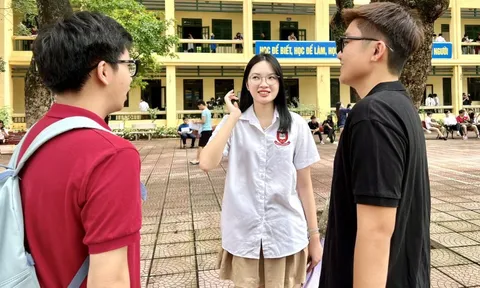 Hơn 1 triệu thí sinh bắt đầu kỳ thi tốt nghiệp với môn thi đầu tiên