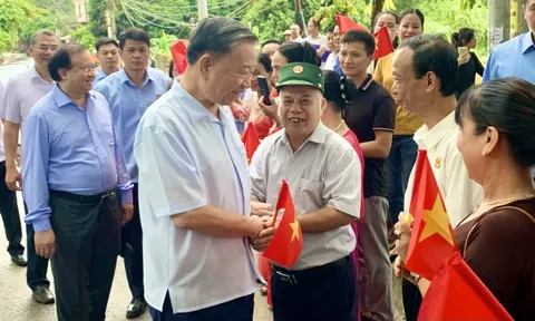 Chủ tịch nước Tô Lâm thăm nhân dân làng cổ Đường Lâm, thị xã Sơn Tây