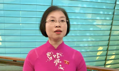 Xây dựng và củng cố, đào tạo, bồi dưỡng công chức, viên chức “vừa hồng, vừa chuyên”