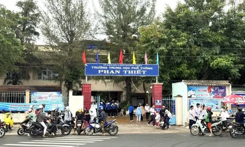 Bình Thuận: Thí sinh vui vẻ sau buổi cuối thi tốt nghiệp THPT