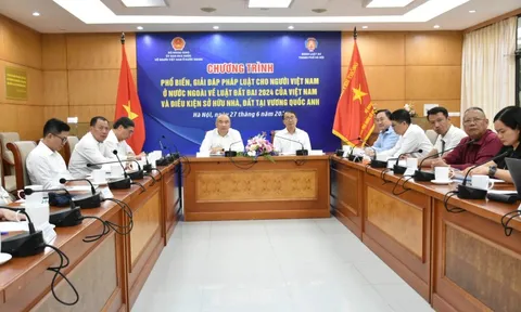 Phổ biến, giải đáp pháp luật cho người Việt Nam ở nước ngoài