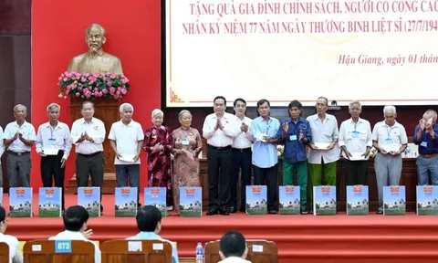 Chủ tịch Quốc hội Trần Thanh Mẫn làm việc tại Hậu Giang