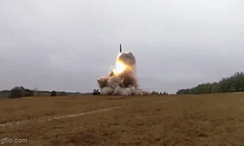 Đáp trả vụ tấn công vào Crimea, Nga phóng tên lửa vào sân bay Ukraine