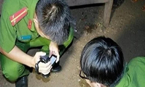 Hà Nội: Mâu thuẫn với kẻ soi đèn vào mặt bạn gái, nam thanh niên bị đâm tử vong