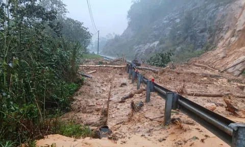 Khánh Hòa: Sạt lở nghiêm trọng khu vực đèo Khánh Lê