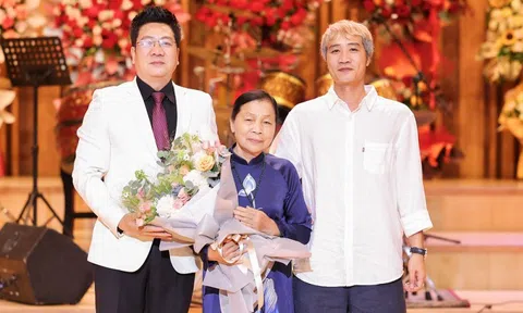 Tân Giám đốc Học viện Âm nhạc Quốc Gia- TS. NSND Đỗ Quốc Hưng tri ân mẹ trong lễ nhậm chức