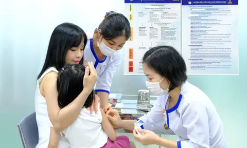 Vắc xin 4 trong 1 lần đầu triển khai tại Việt Nam: Phòng sởi, quai bị, rubella và thủy đậu