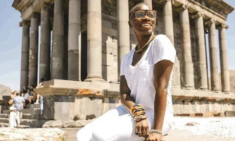 Người phụ nữ da màu thắp sáng ước mơ cho hàng triệu người