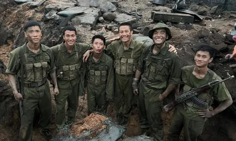 Chiếu miễn phí “Mưa đỏ” và “Tử chiến trên không” tại Hội chợ mùa thu 2025