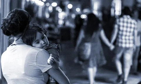 Cha tôi “một bến, hai đò”