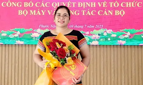 Nữ Chủ tịch Mặt trận Tổ quốc xã người Ca Dong và phong trào “Vì an ninh Tổ quốc”, kết nối yêu thương