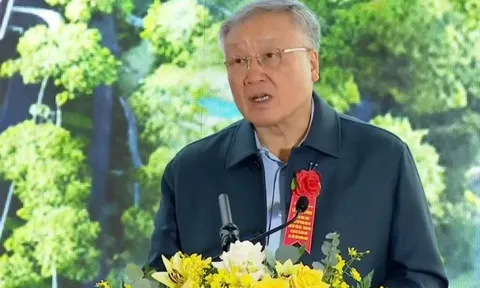 Phó Thủ tướng Thường trực Nguyễn Hòa Bình dự khởi công xây dựng trường miền biên giới Quảng Ngãi