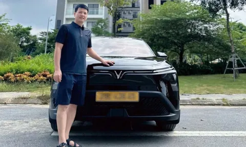 Chuyển từ xe xăng sang VinFast Limo Green, tài xế tại Hà Nội tâm đắc vì tiết kiệm gần trăm triệu đồng mỗi năm