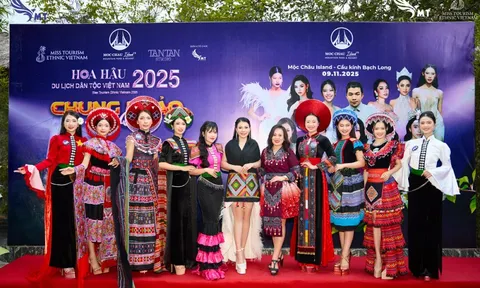 Hoa hậu Du lịch Dân tộc Việt Nam 2025 trình diễn thời trang bikini, dạ hội trên cầu kính dài nhất thế giới ở Mộc Châu