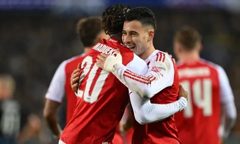 Ngôi sao Arsenal đánh bại đối thủ Barcelona để giành giải thưởng của UEFA