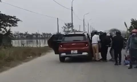 Dừng xe cứu nạn nhân bất tỉnh, Đại úy CSGT nói câu khiến cộng đồng cảm phục