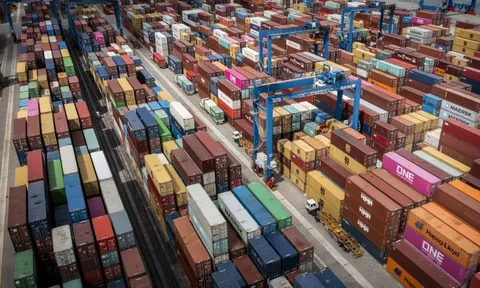 Khi doanh nghiệp tư nhân giải bài toán điểm nghẽn logistics