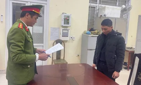 Bắt gã trai đi ăn cỗ cưới rồi trộm tiền phong bì mừng của chủ nhà